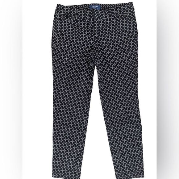 Old Navy black/white floral Pixie mid rise pants, size 4 Regular - Picture 2 of 7